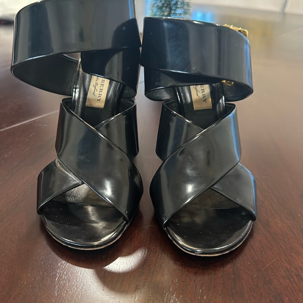 Burberry black sandals size 37/7